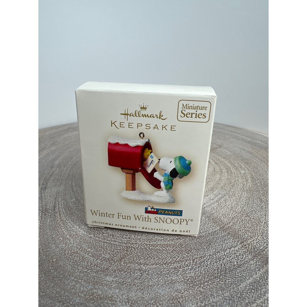 Hallmark Keepsake Ornament Peanuts Miniature #10 Winter Fun With Snoopy Mailbox